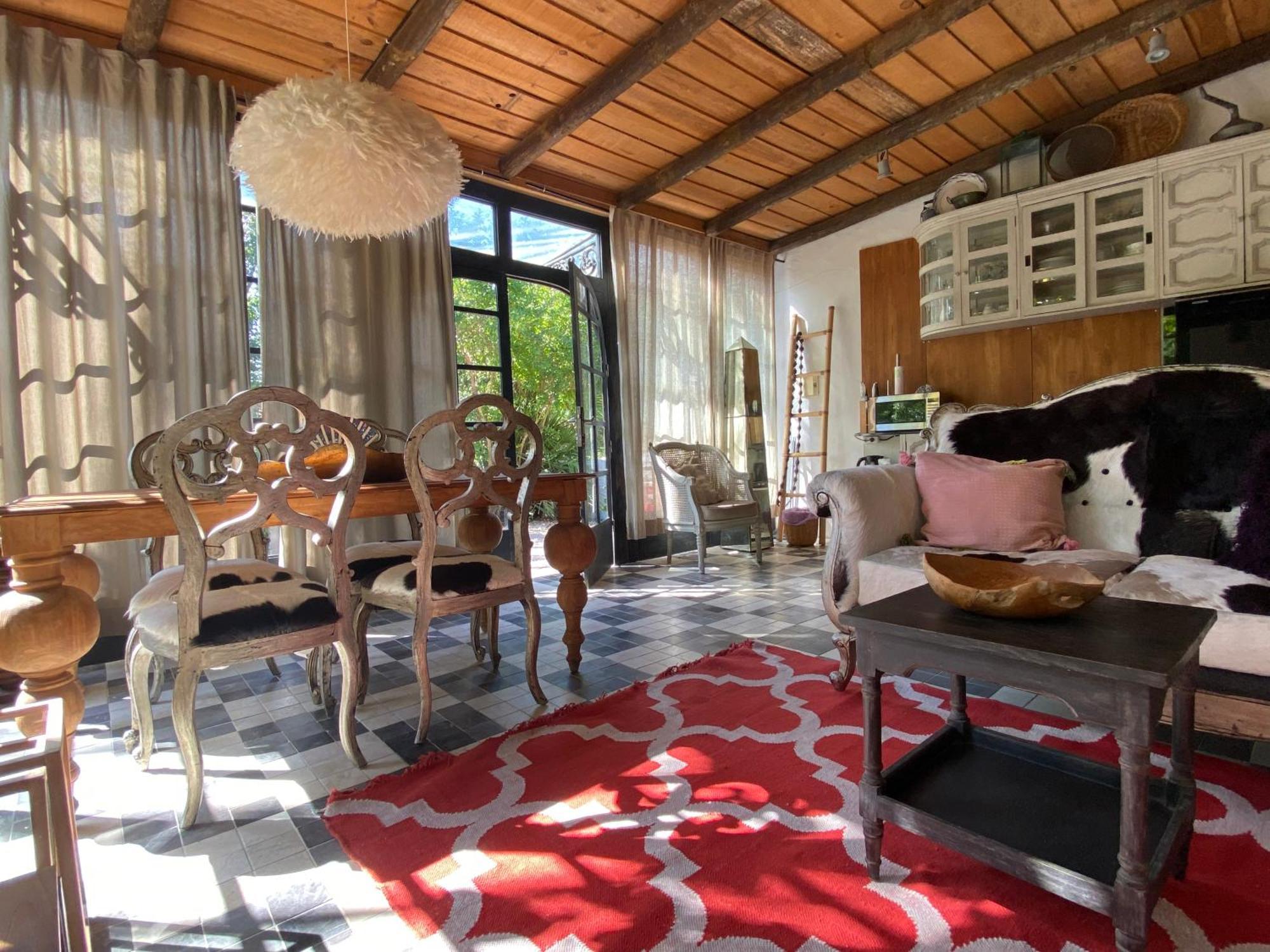 Casa Stardust & Quelfes