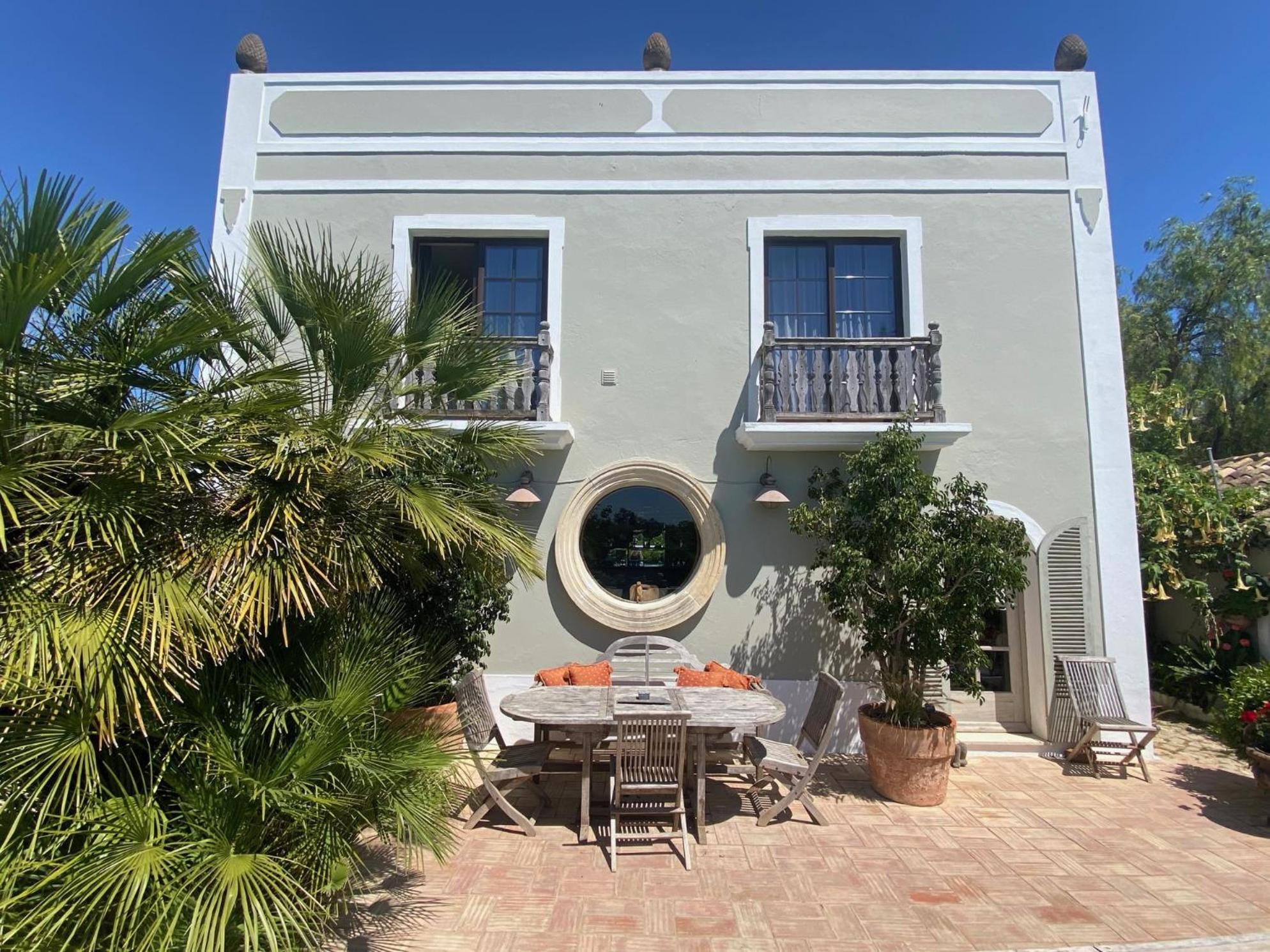 Casa Stardust & Quelfes